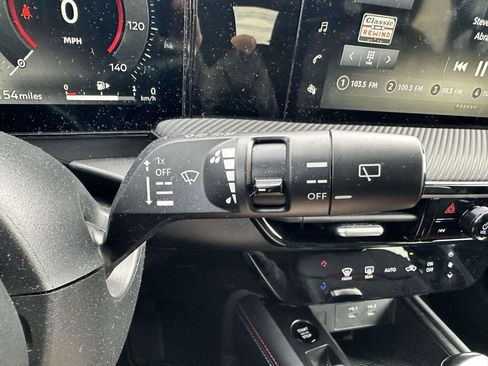 Used 2025 Nissan Kicks SR w/ Interior Electronics Package AWD/4WD image 20