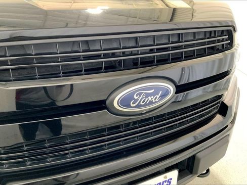 Used 2018 Ford F150 Lariat w/ Equipment Group 502A Luxury image 7