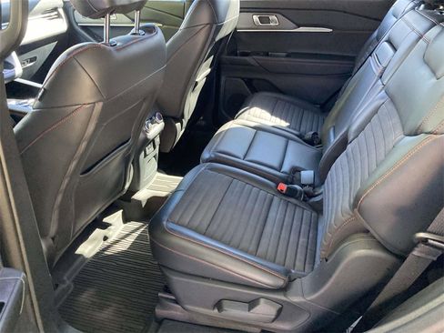 Used 2025 Ford Explorer ST-Line w/ Premium Package image 8