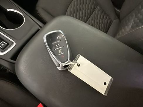 Used 2019 Chevrolet Equinox LT FWD image 20