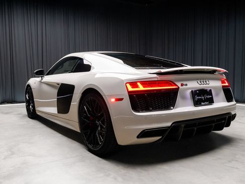 Used 2018 Audi R8 V10 w/ 20" Wheel Package RWD image 35