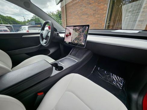 Used 2023 Tesla Model Y 2WD image 57