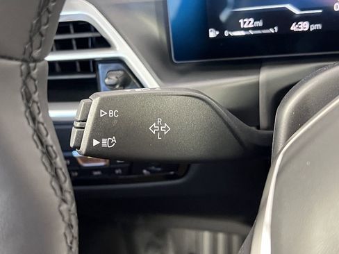 Used 2025 BMW 230i Coupe w/ M Sport Package image 24