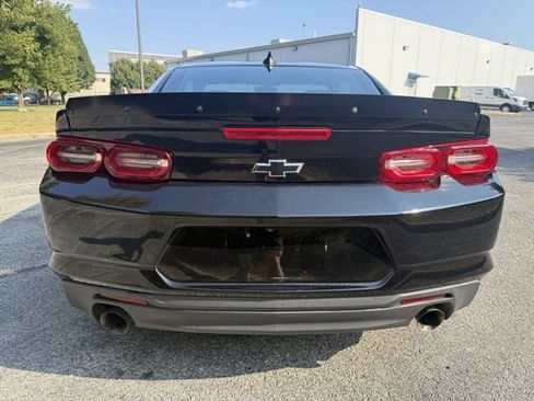 Used 2021 Chevrolet Camaro LT image 4