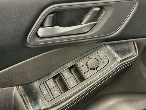 Used 2025 Nissan Rogue SV AWD/4WD image 15