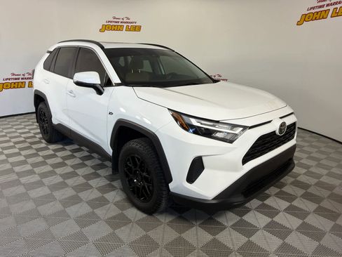 Used 2024 Toyota RAV4 XLE w/ Convenience Package FWD image 8