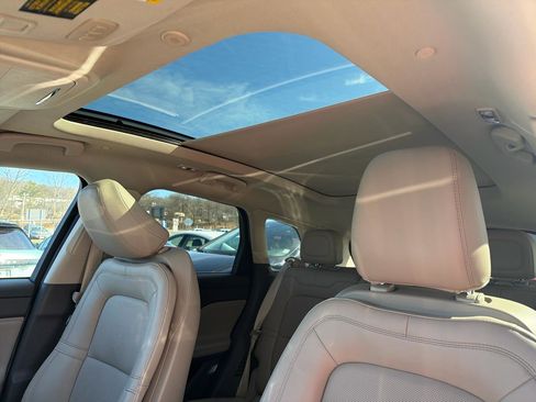 Used 2022 Lincoln Corsair Standard AWD w/ Premium Package image 19