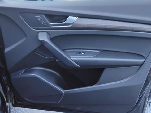 Certified 2024 Audi Q5 e Premium image 24