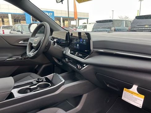 New 2026 Chevrolet Equinox LT image 32