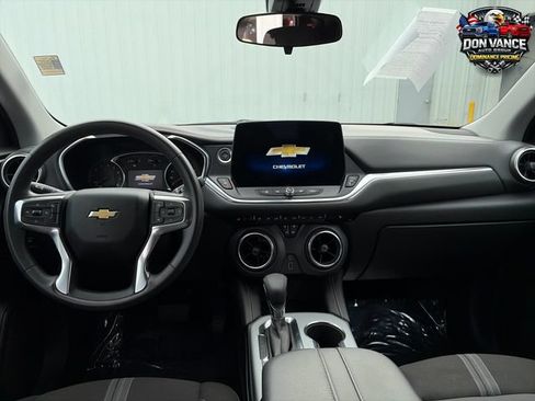Used 2025 Chevrolet Blazer LT AWD/4WD image 12