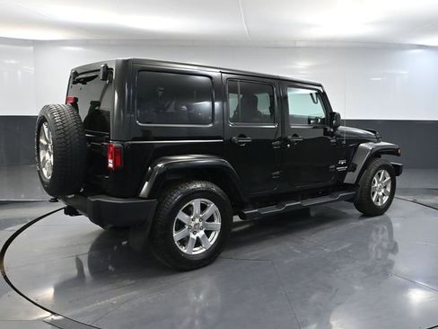 Used 2016 Jeep Wrangler Unlimited Sahara w/ Max Tow Package image 6