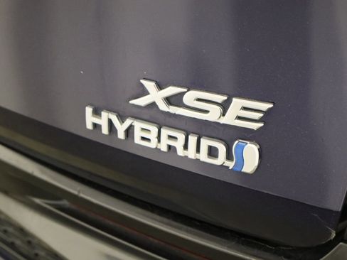 Used 2022 Toyota Sienna XSE image 48