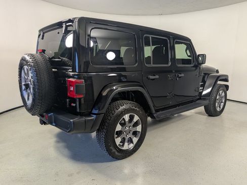 Used 2021 Jeep Wrangler Unlimited Sahara AWD/4WD image 7