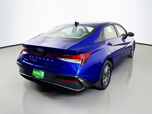 Used 2024 Hyundai Elantra SEL FWD image 10