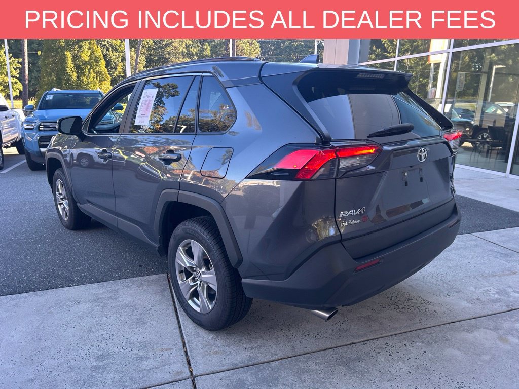 Used 2025 Toyota RAV4 XLE AWD/4WD image 5