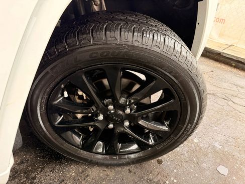 Used 2020 Jeep Grand Cherokee Altitude image 95