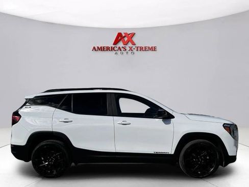 Used 2023 GMC Terrain SLE w/ Driver Convenience Package FWD image 6