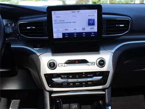 Used 2021 Ford Explorer XLT image 14