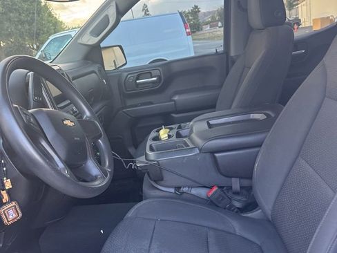Used 2019 Chevrolet Silverado 1500 Custom RWD image 2