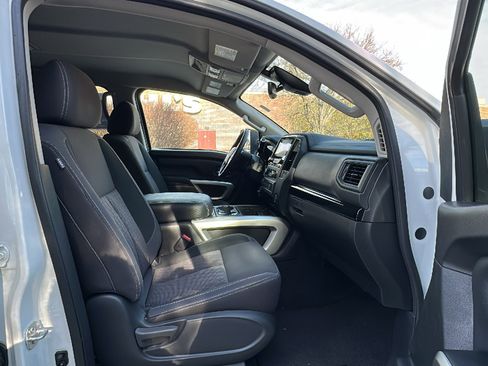 Certified 2024 Nissan Titan SV w/ SV Convenience Package image 25