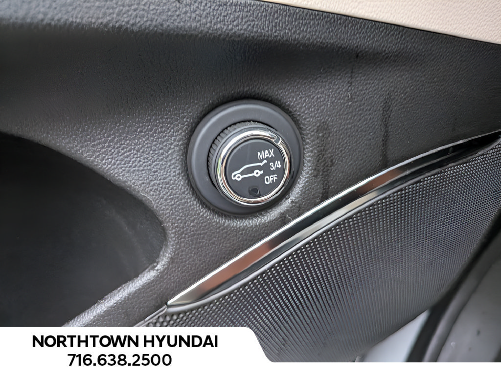Used 2024 Buick Enclave Essence AWD/4WD image 34