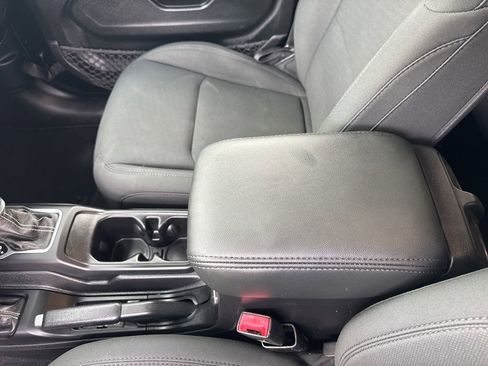 Used 2020 Jeep Wrangler Unlimited Sahara w/ Cold Weather Group image 40