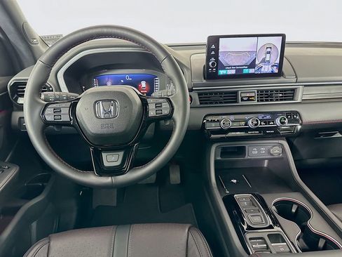 Certified 2025 Honda Pilot Black Edition image 22