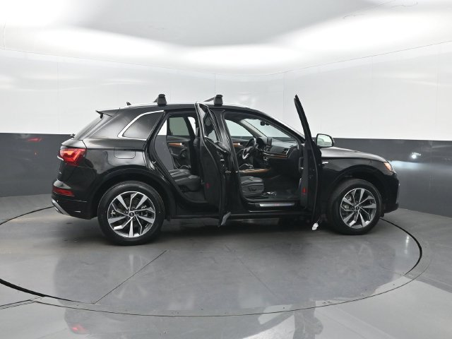 Used 2022 Audi Q5 2.0T Premium w/ Convenience Package AWD/4WD image 44