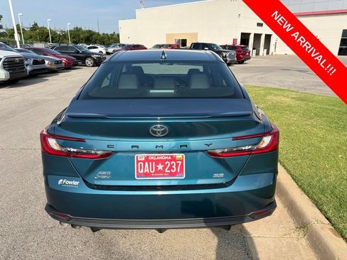 Used 2025 Toyota Camry SE w/ Multimedia Upgrade Package AWD/4WD image 5