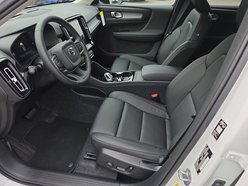 Certified 2026 Volvo XC40 B5 Plus w/ Protection Package Premier AWD/4WD image 8