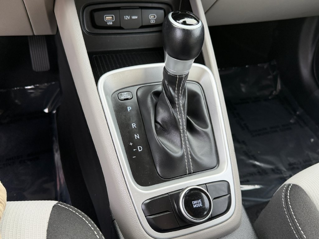 Used 2023 Hyundai Venue SEL w/ Cargo Package FWD image 24