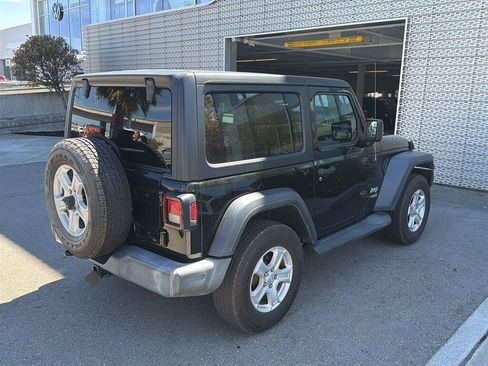 Used 2018 Jeep Wrangler Sport AWD/4WD image 6