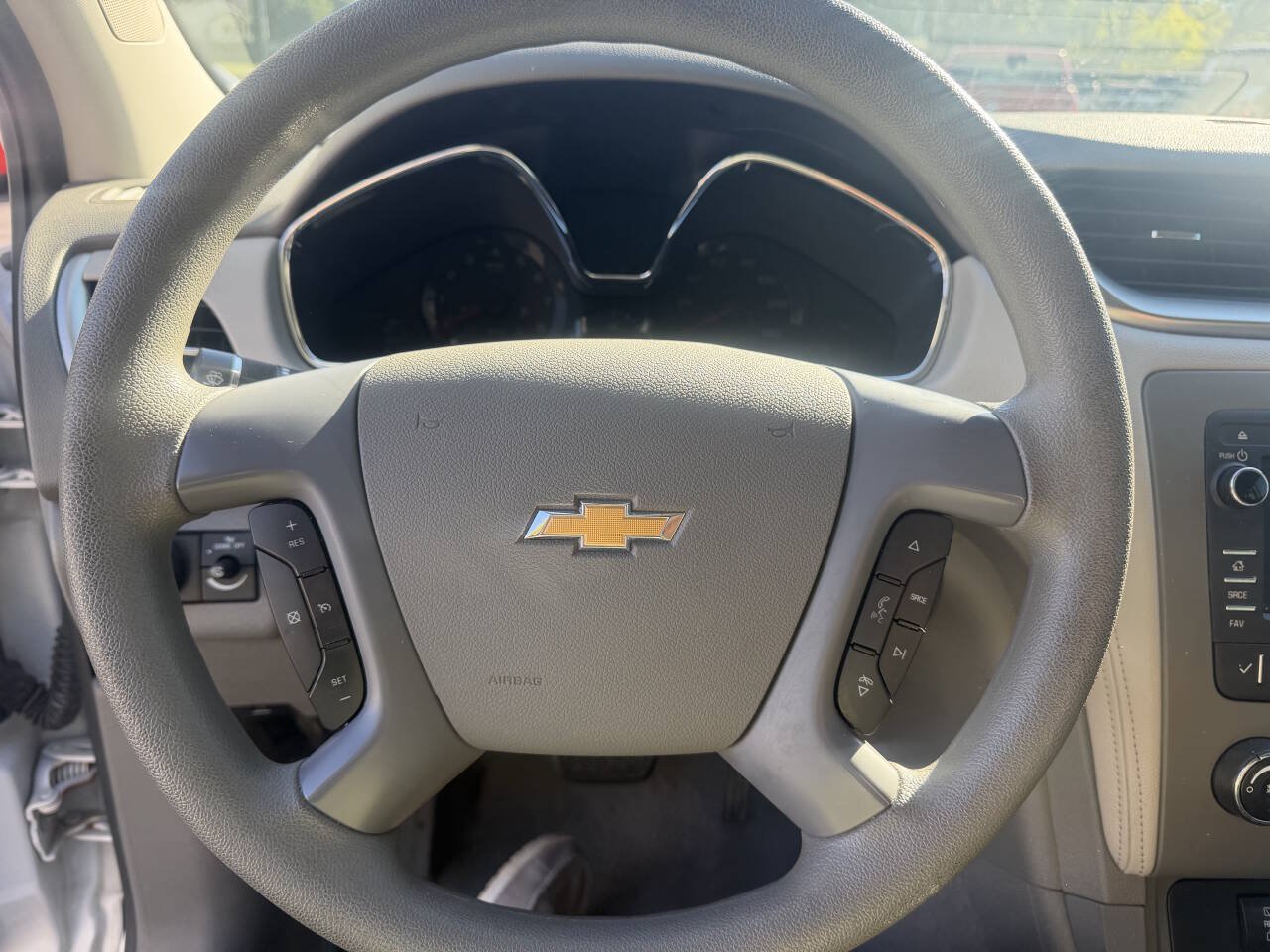 Used 2017 Chevrolet Traverse LS FWD image 11