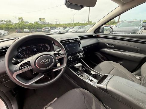 Used 2023 Hyundai Tucson SE AWD/4WD image 2