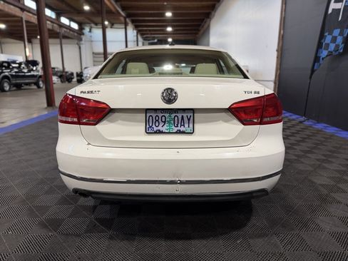 Used 2014 Volkswagen Passat TDI SE image 4