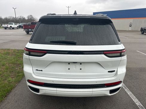 Used 2025 Jeep Grand Cherokee Summit image 13