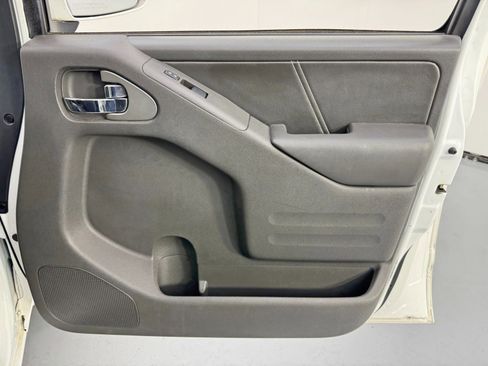 Used 2016 Nissan Frontier PRO-4X w/ Pro-4x Luxury Package image 39