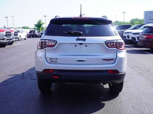Used 2024 Jeep Compass Trailhawk AWD/4WD image 6