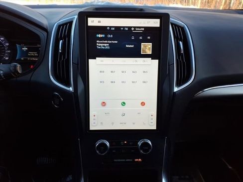 Used 2022 Ford Edge Titanium image 18