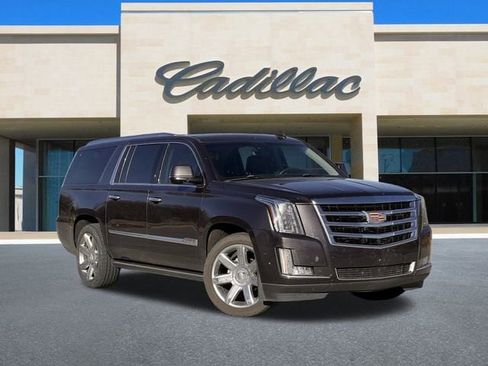 Used 2018 Cadillac Escalade ESV Premium Luxury image 2