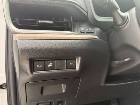 Used 2024 Toyota Grand Highlander FWD image 18