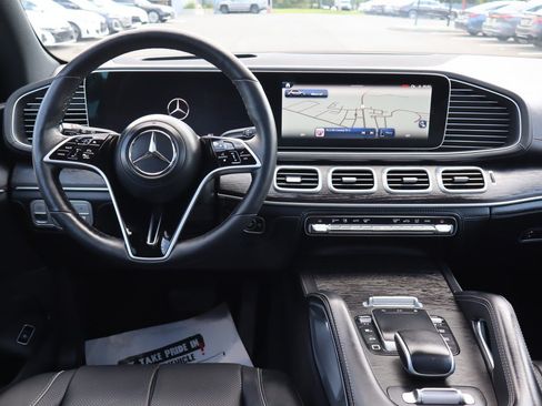 Used 2026 Mercedes-Benz GLE 580 4MATIC w/ Driver Assistance Package image 15