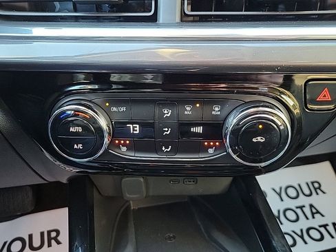 Used 2024 Chevrolet Trax ACTIV w/ Sunroof Package image 27