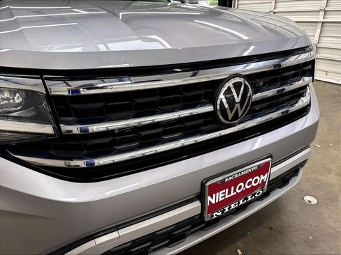 Used 2023 Volkswagen Atlas Cross Sport SE AWD/4WD image 35