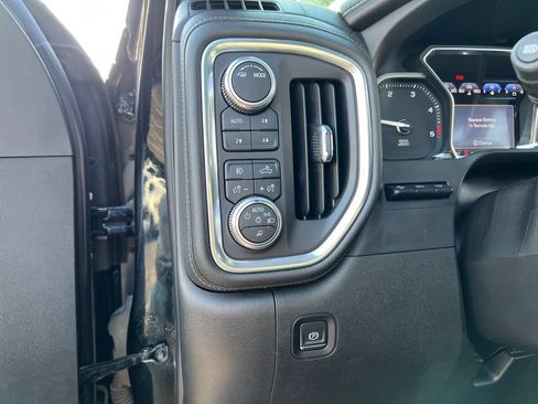 Used 2026 Chevrolet Colorado ZR2 w/ Technology Package AWD/4WD image 22
