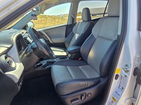 Used 2014 Toyota RAV4 Limited AWD/4WD image 13