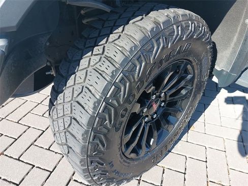 Used 2023 GMC Sierra 1500 AT4X image 31