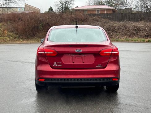 Used 2016 Ford Focus SE w/ Reverse Sensing Package image 7