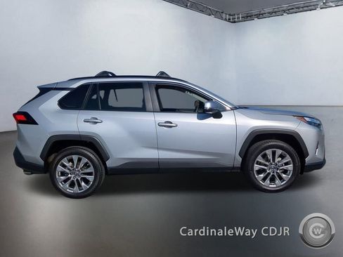 Used 2025 Toyota RAV4 XLE Premium image 3