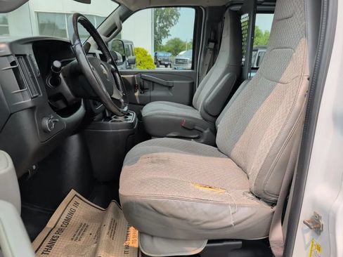 Used 2016 Chevrolet Express 2500 RWD image 22